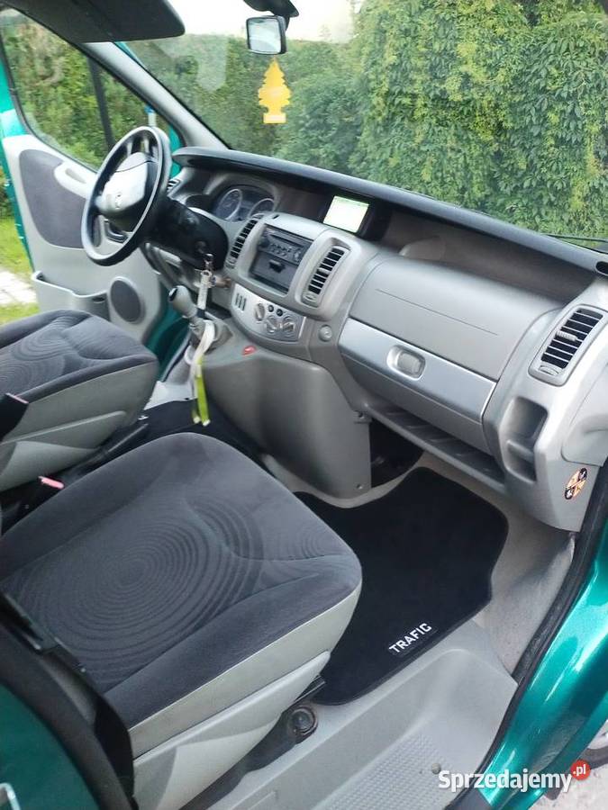 Renault Trafic Passenger 8 osób klima Webasto Van / Minibus Częstkowo
