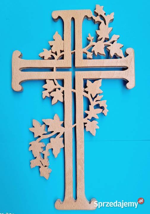 krzyż drewniany ręcznie wycinany z liśćmi
