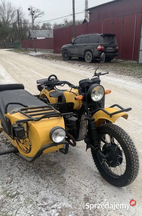 Motocykl Dnepr MT 11 produkcji 1989 akryl Poznań