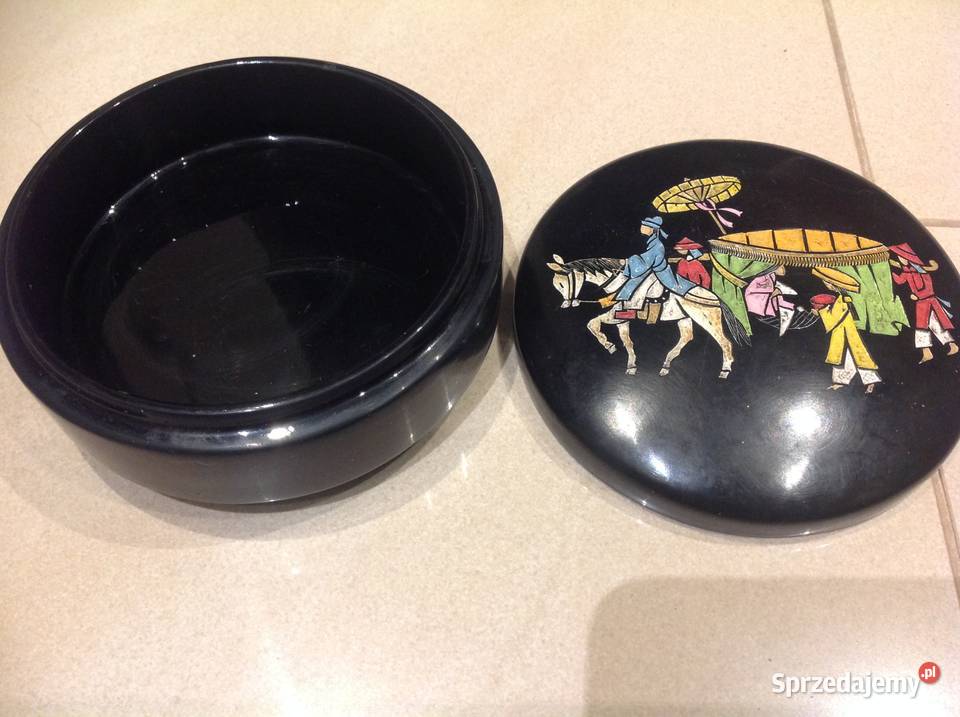 Pudełko Szkatulka z Laki Vintage Nowa Sól