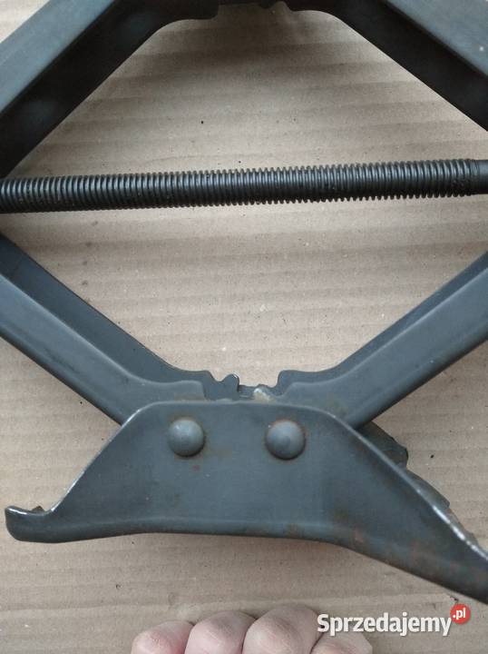 Lewarek klucz 19 Chojnów