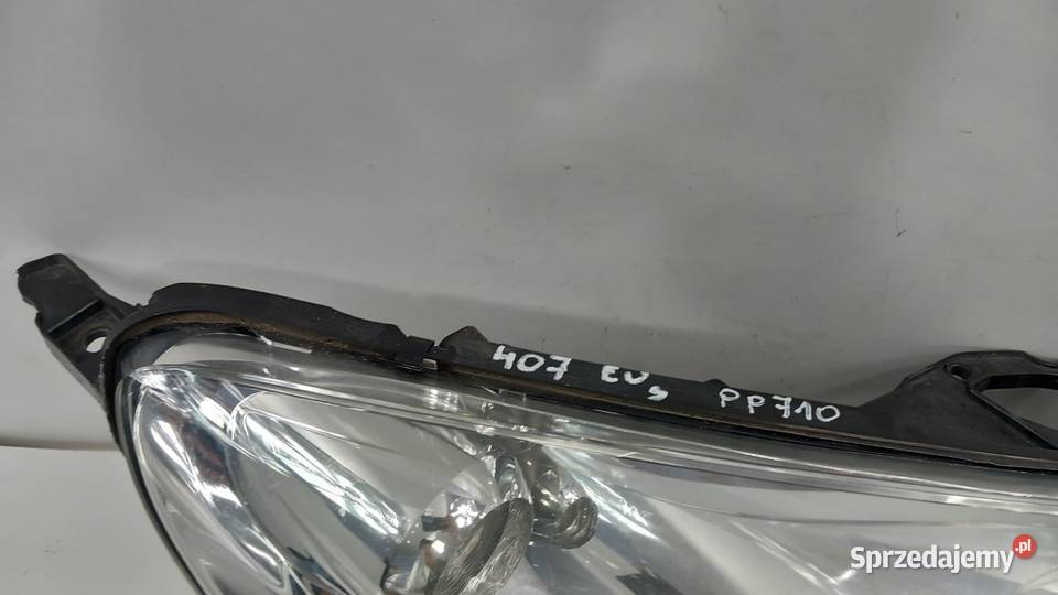 PEUGEOT 407 EU LAMPA PRZÓD PRAWA SOCZEWKA wielkopolskie Zbierkowo