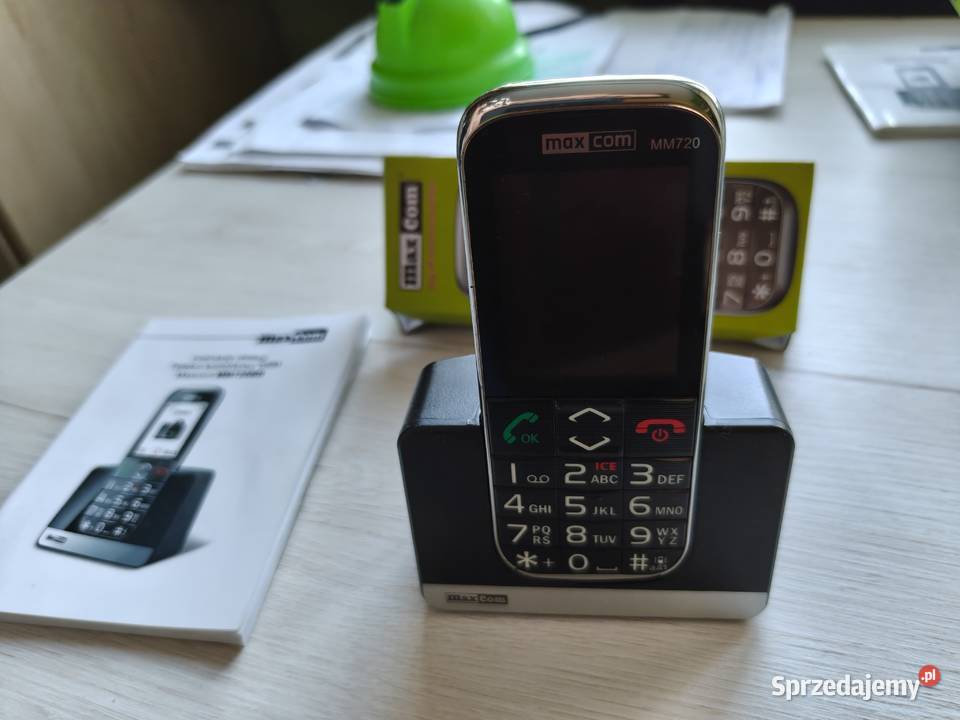 Telefon seniora MaxCom MM720 BB ze stacją Kielce