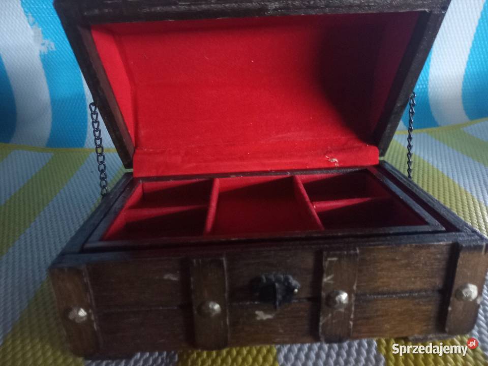 Szkatułkę sprzedam Borówno sprzedam