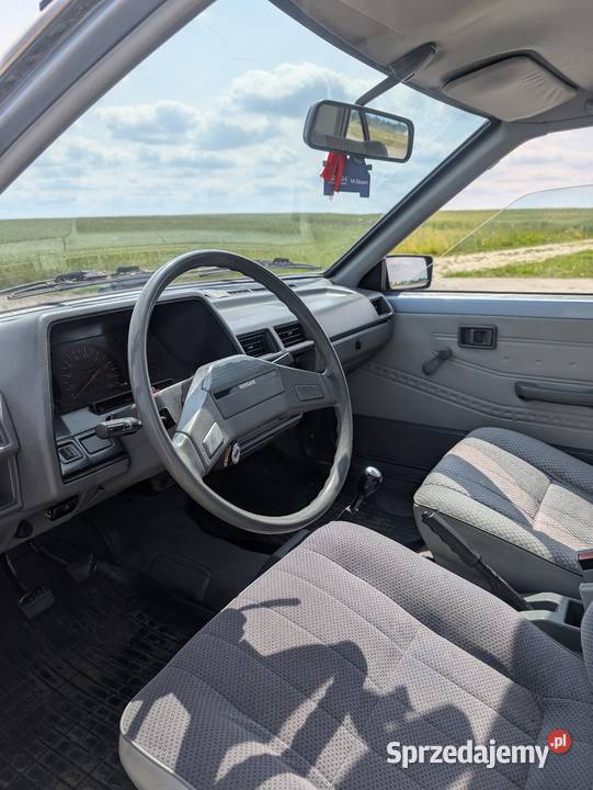 Nissan sunny b11 manualna