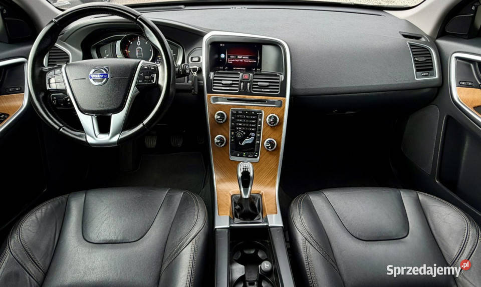 Volvo XC 60 190FLSummumSerwisGwarancja I relingi dachowe