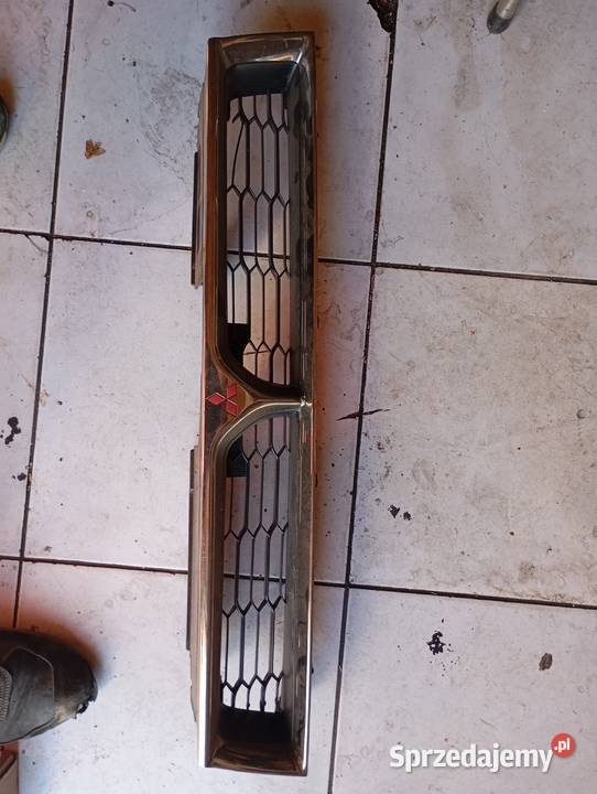 ATRAPA GALANT MITSUBISHI 2002 Rok produkcji 2002 mazowieckie