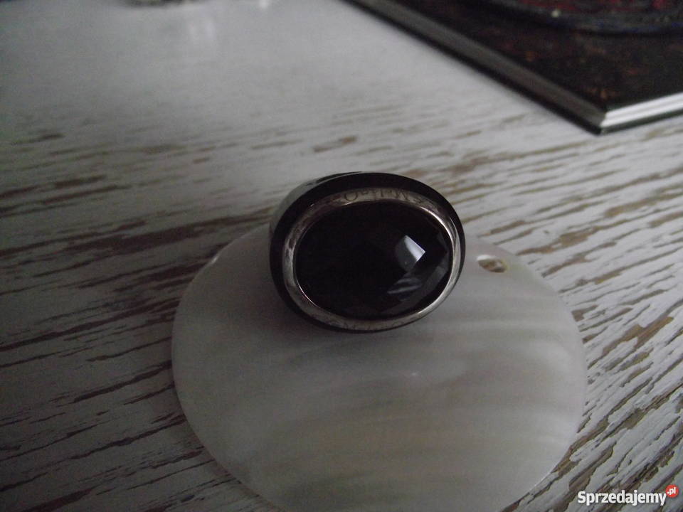 OKAZAŁY CZARNY PIERŚCIEŃ Z FALSETOWANYM wielkopolskie Piła