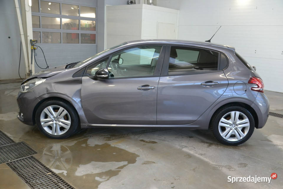 Peugeot 208 15 hdi 100 ekonomiczny ledy tablet Rok produkcji 2018 Kęty sprzedam