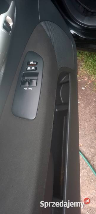 Toyota Auris 1 3 benzyna 2012r Auris wielkopolskie Piła