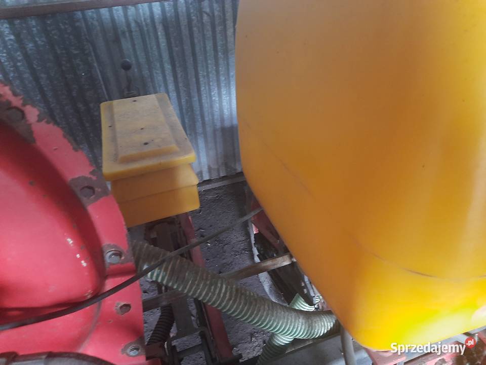 Siewnik do kukurydzy Koniuchy