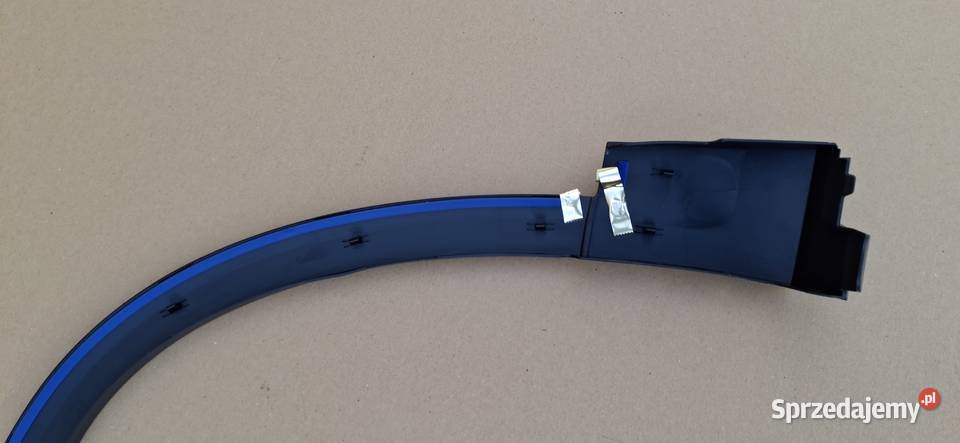 MERCEDES GLA W247 LISTWA NAKŁADKA BŁOTNIKA PRAWY osobowe Bieleń