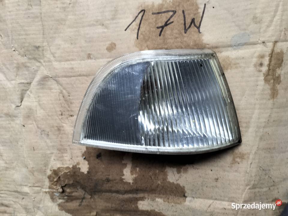 KIERUNKOWSKAZ PRAWY VOLVO V40 S40 BIAŁY
