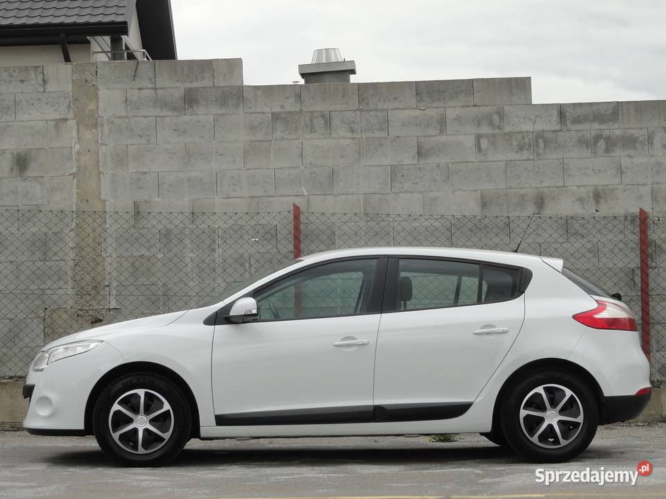 16 b Oryginał 110 Perfekt stan z Niemiec benzyna Megane