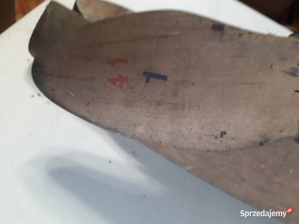 Czarne skórzane buty z cholewami oficerki małopolskie