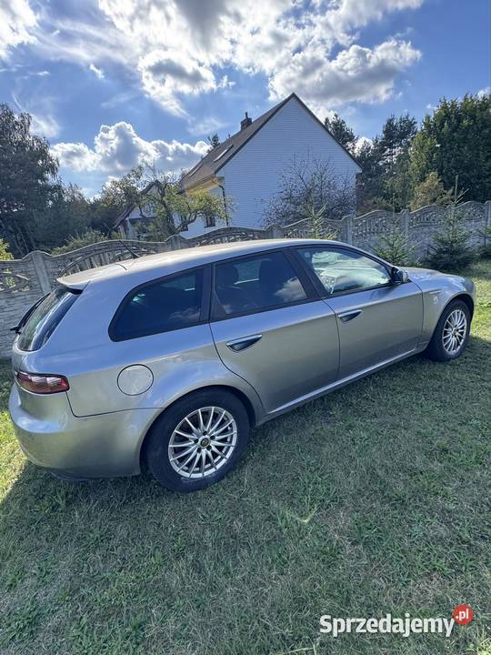 Alfa Romeo 159 Kombi stan blacharski naprawie Myszków