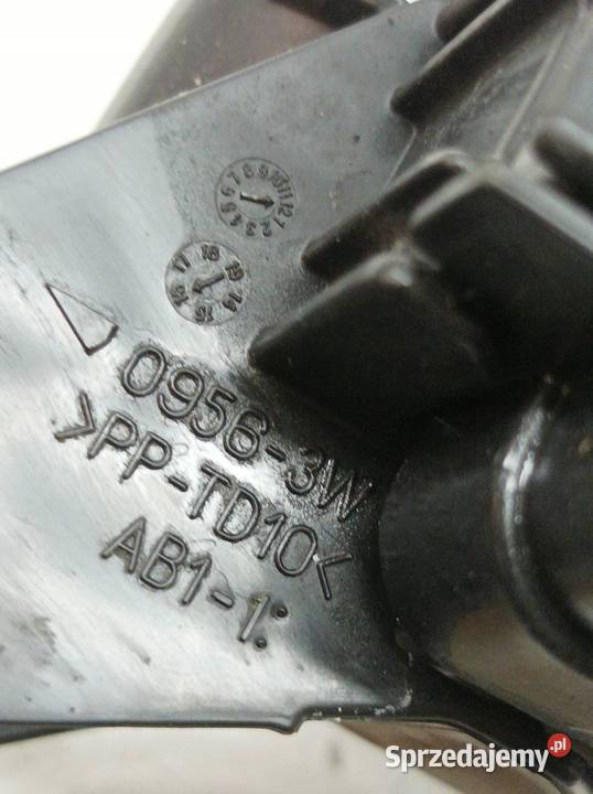SKRZYNKA BEZPIECZNIKÓW 18 B HYB Toyota Prius IV świętokrzyskie