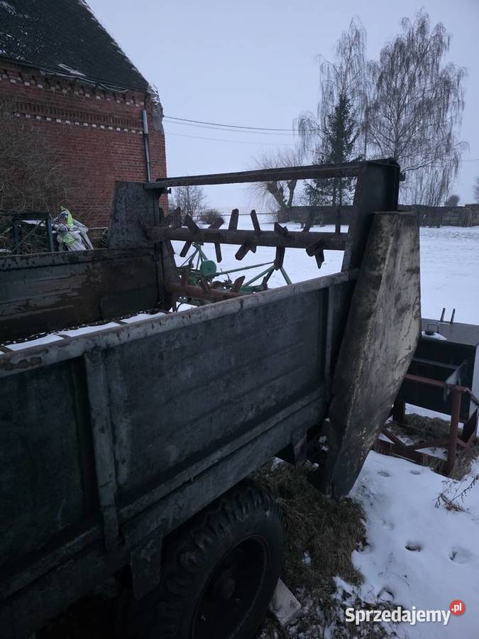 Rozrzutnik obornika jednoosiowy