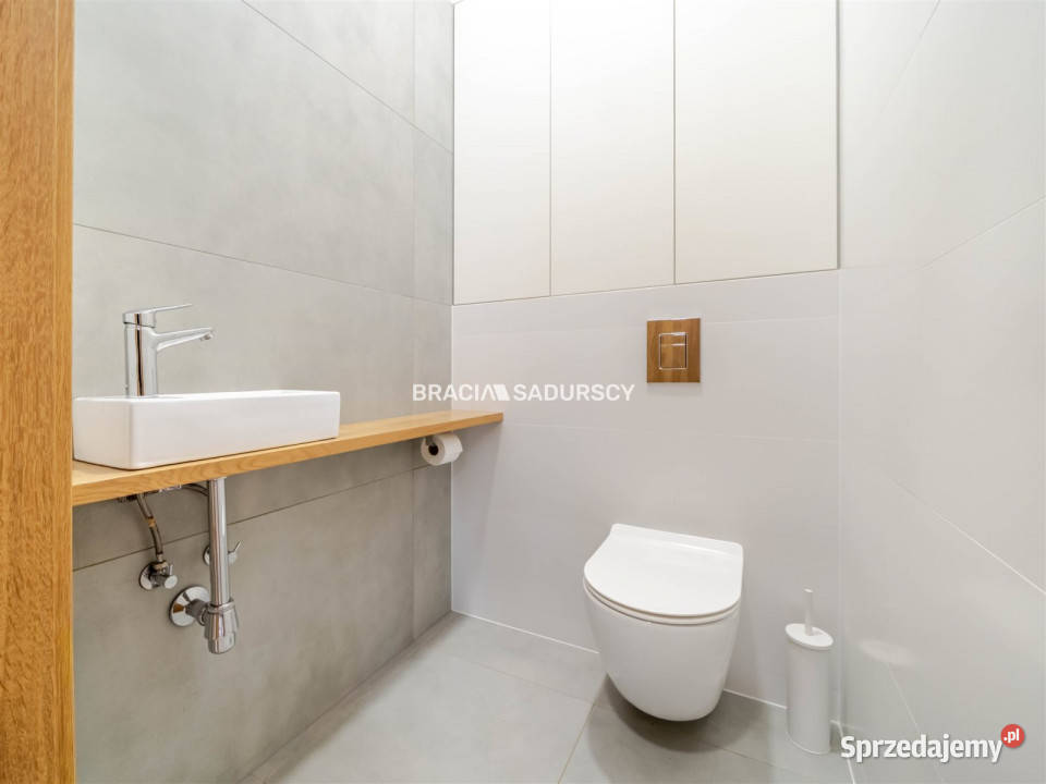 Dom Proszówki 1229m2 asfalt