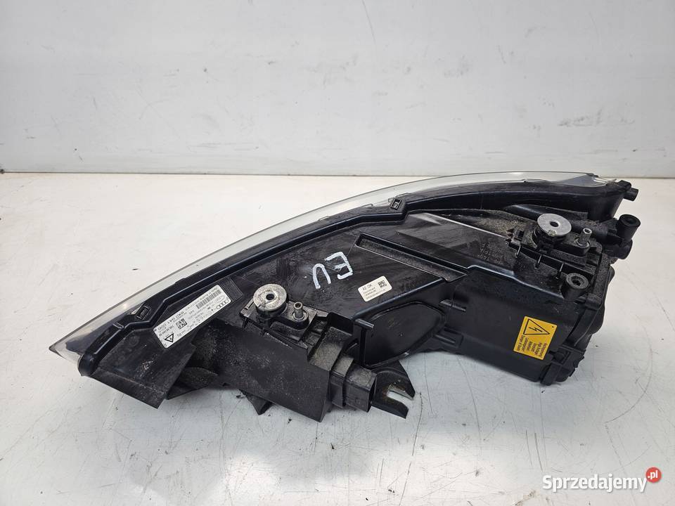 REFLEKTOR BI XENON PRAWY PRZÓD AUDI A1 8X Przystajń