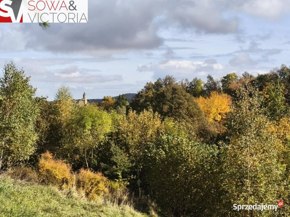 Kameralne miejsce z pięknym widokiem utwardzona