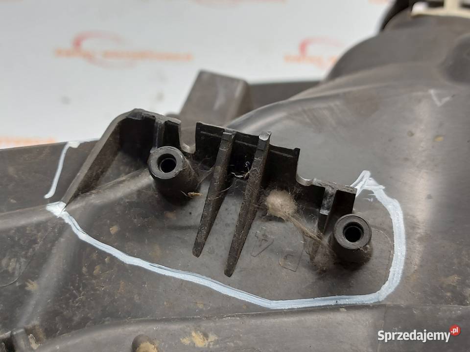 PEUGEOT 2008 lampa prawa przód ANGLIK Kielce