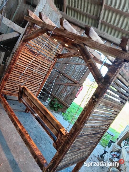 Pergola z morzliwościo z ławeczko jako huśtawka Ciechanów