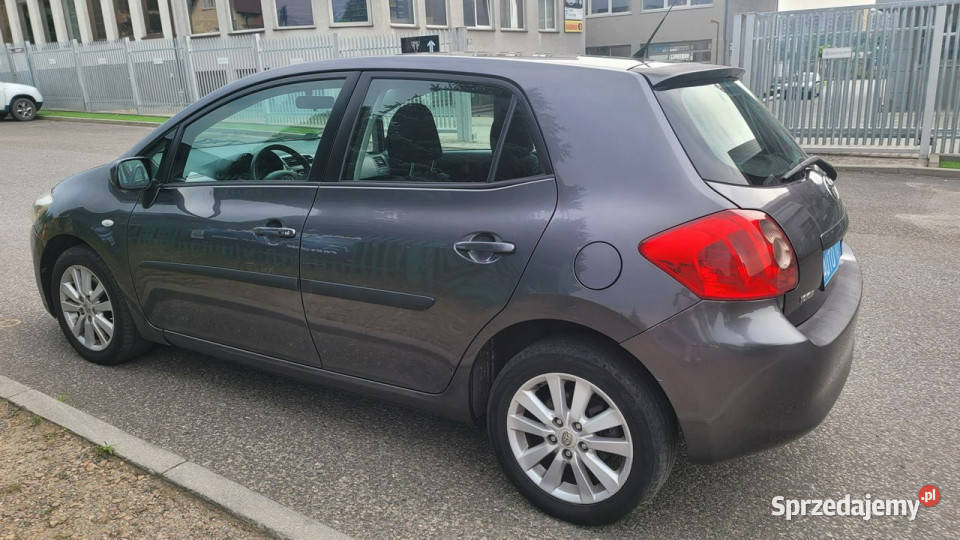 Toyota Auris Toyota Auris na raty bez BIK KRD Toyota Kraków