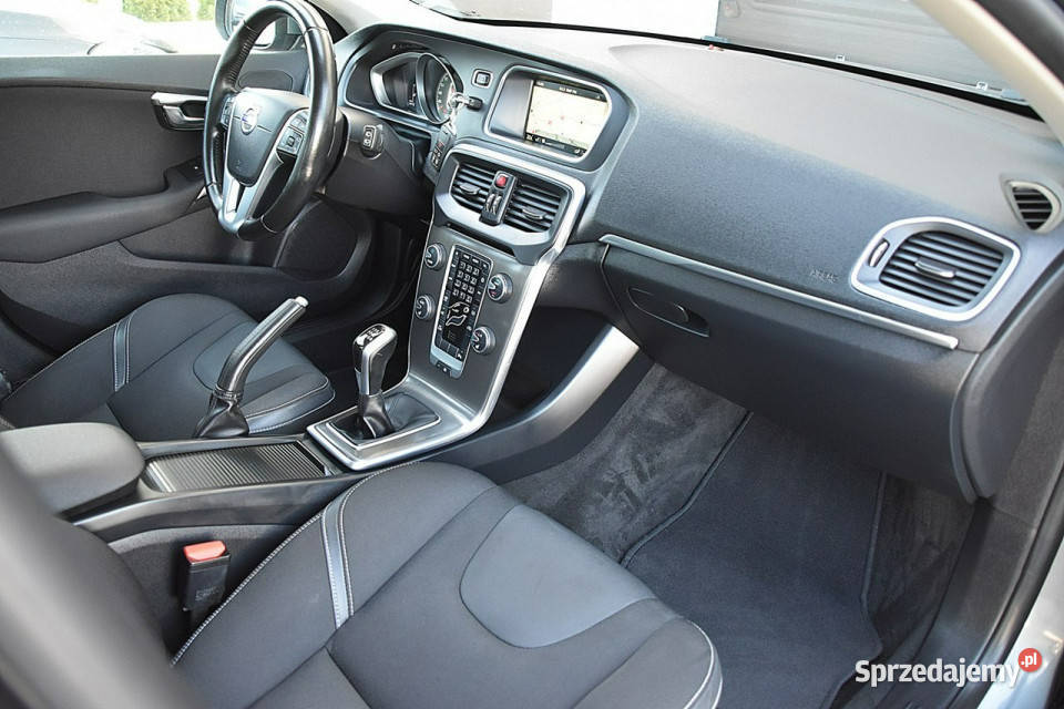 Volvo V40 20D2 120 Półskóra Ogrzpos Led Navi Nowe Kucice