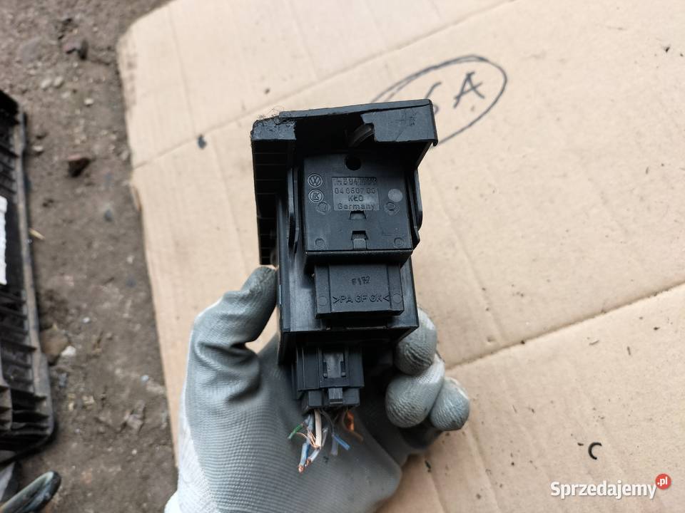 VW GOLF 3 MK3 1H69415322817 WŁĄCZNIK WYŁĄCZNIK osobowe Kamień-Kolonia