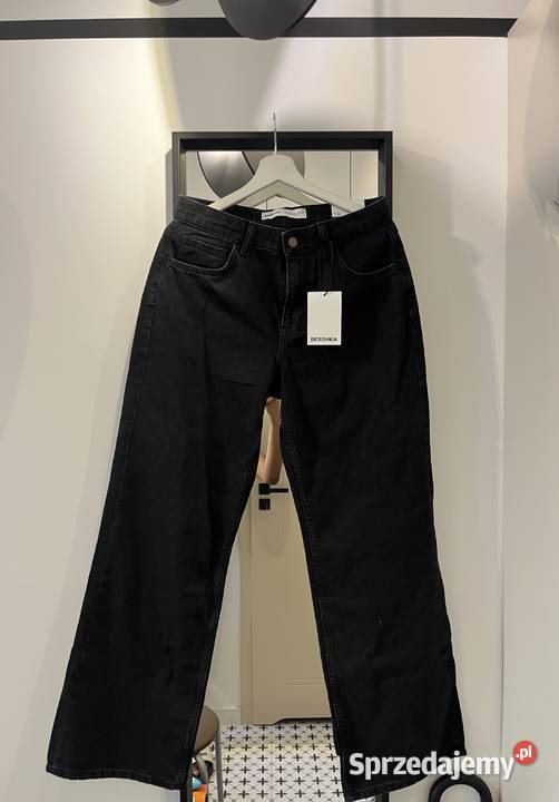 Czarne jeansy Bershka z lat 90 z szerokimi Łódź