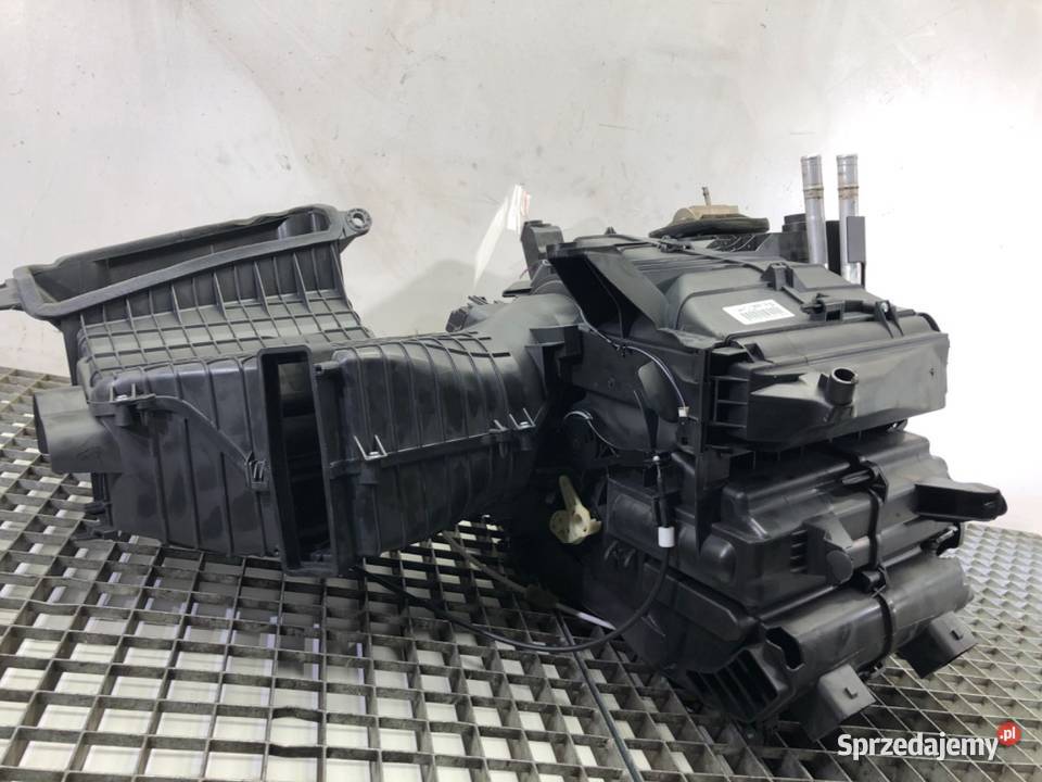 NAGRZEWNICA KOMBAJN TOYOTA AYGO II 87010YV050 osobowe