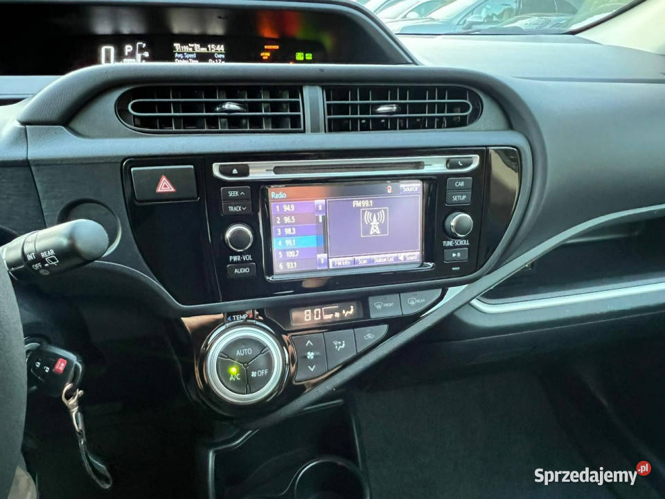 Toyota Prius PRIUS C 15 Hybryda IV 20152023 gniazdo SD