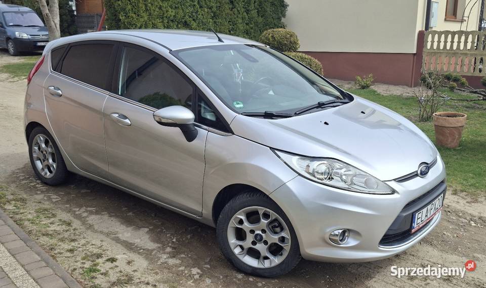 Ford Fiesta MK VII Titanium 14 benz 2012r podgrzewane fotele łódzkie Izydorów