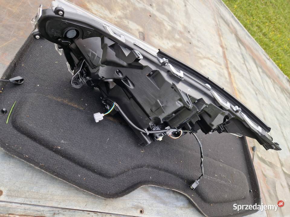 Toyota RAV4 V reflektor LED ORG EU Mielec sprzedam