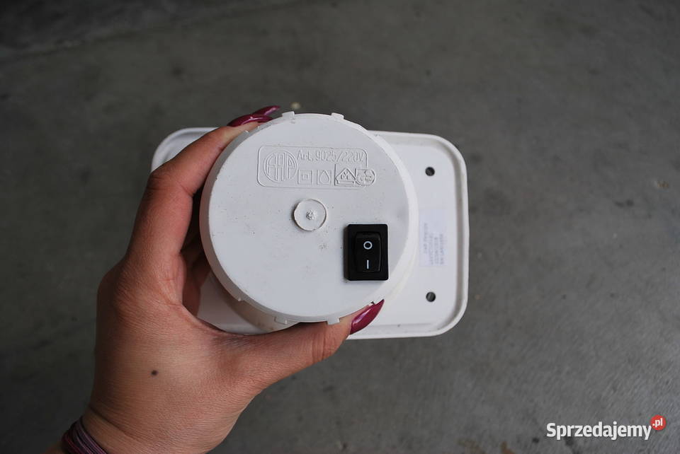 LAMPKA ZEWNĘTRZNA 220V DRZWI DO KEMPINGUKAMPERA Grzebowilk