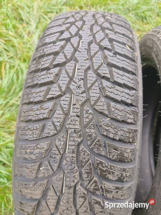 Opony zimowe Nokian 16560 R15 bieżnik 8mm