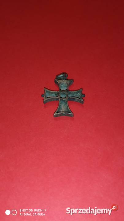 Srebrny stary krzyżyk relikwiarzowy