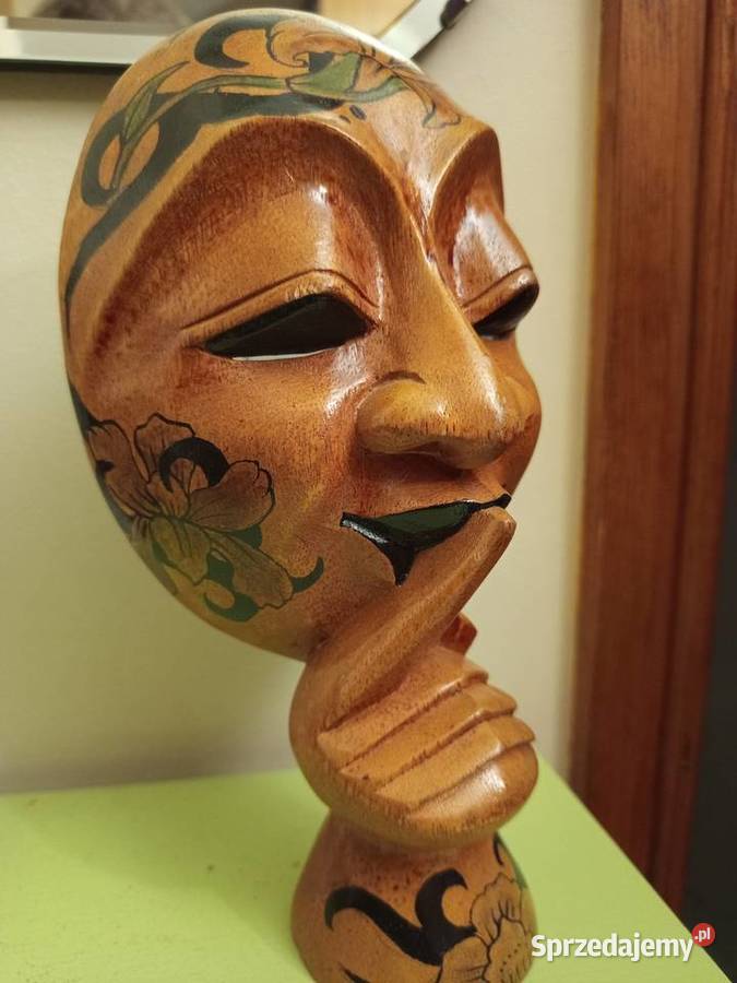 Maska rzeżbiona i malowan ręcznie CISZA pochodzi Warszawa