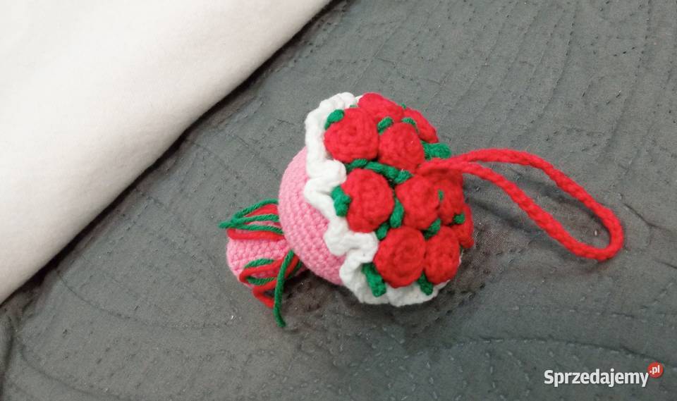 Bukiet różyczek wykonany na szydełku brelok Rękodzieło Łask sprzedam