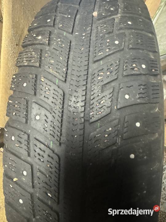 Opony Kumho IZEN KW22 z kolcami 4 Samochodowe Tuczno