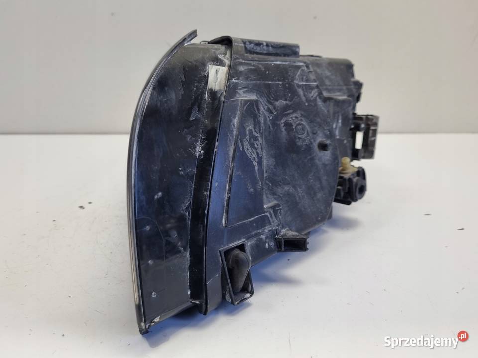 Volvo S40 II V50 LIFT PRZEDNIA LAMPA PRAWA prawy Lampy przednie Janów