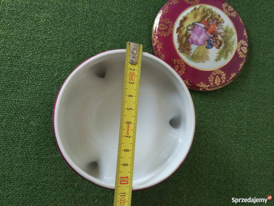 Porcelana francuska sygnowane puzderko na małopolskie Ropa