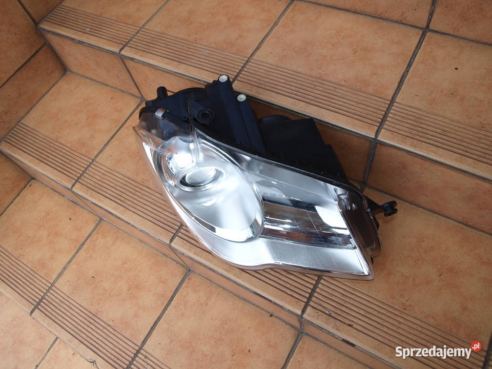 VW Touran I lampa prawa przód zwykła 2006 2010r Kalisz