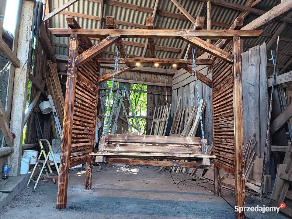 Pergola z morzliwościo z ławeczko jako huśtawka Ciechanów