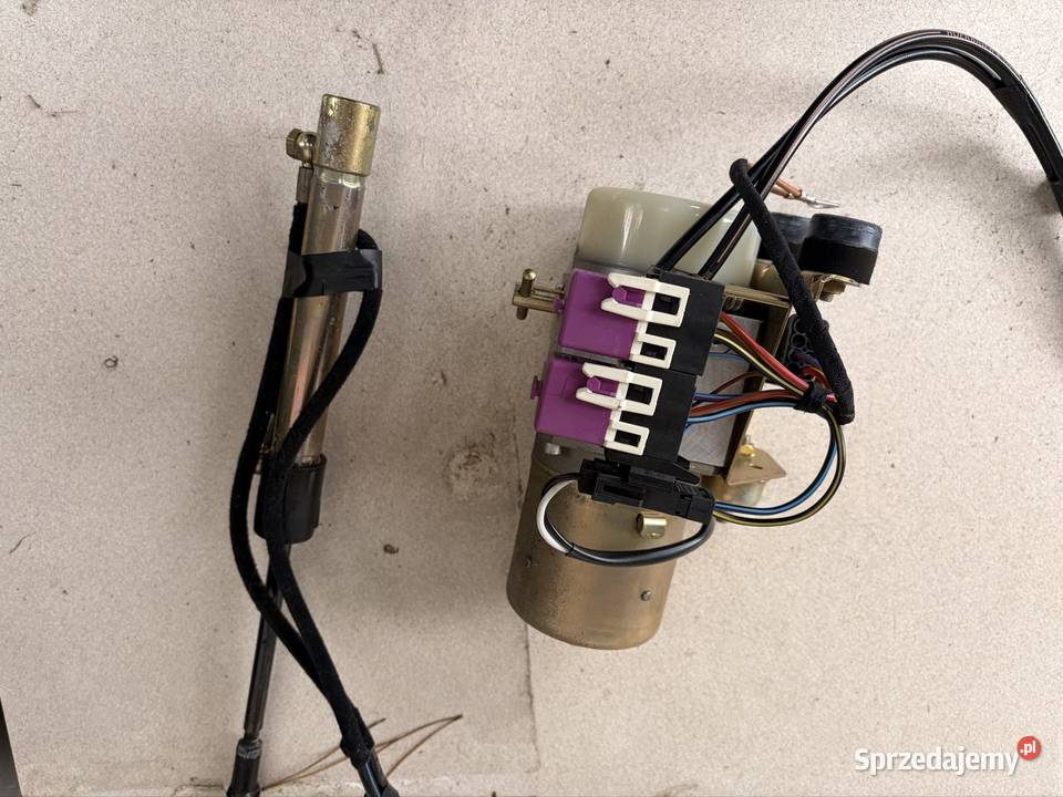 Pompa dachu z siłownikiem BMW Z3 Płock sprzedam