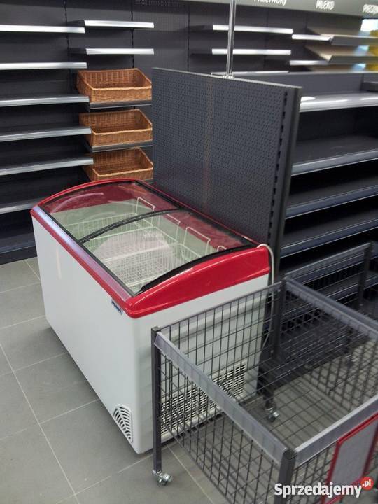 Wyposażenie sklepu spożywczego regały lady