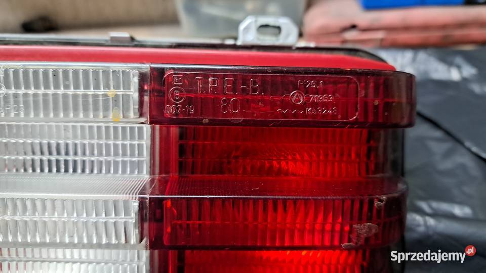Mercedes w123 lampa tył lewa ladny stan oryginal Oleśnica