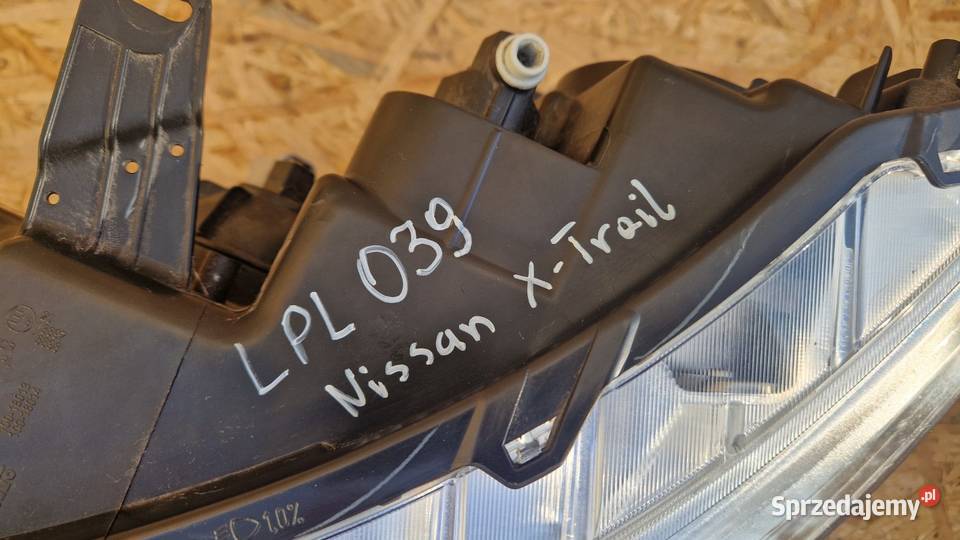 NISSAN XTRAIL LAMPA PRZÓD PRZEDNIA LEWA EUROPA Lampy przednie Słowikowo