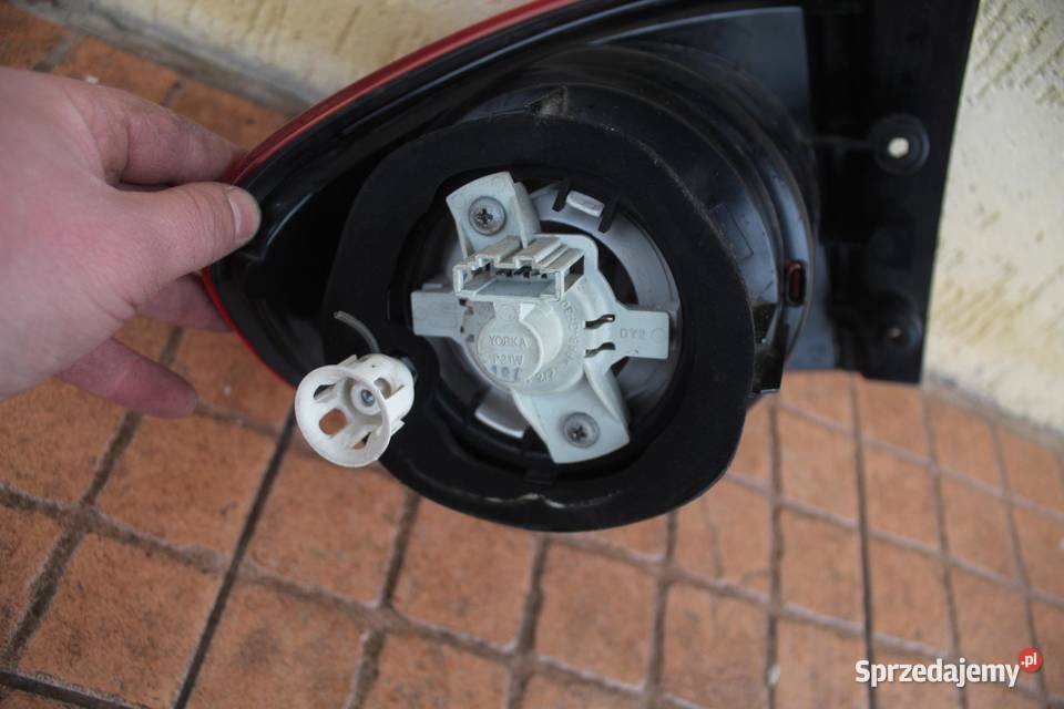 LAMPA PRAWY TYŁ SEAT ALTEA 5P0945112